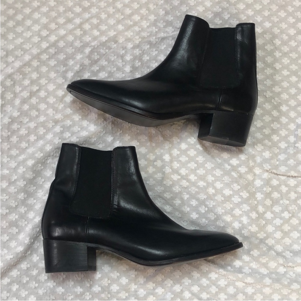 Frye Dara Black Leather Chelsea Boot size 10B